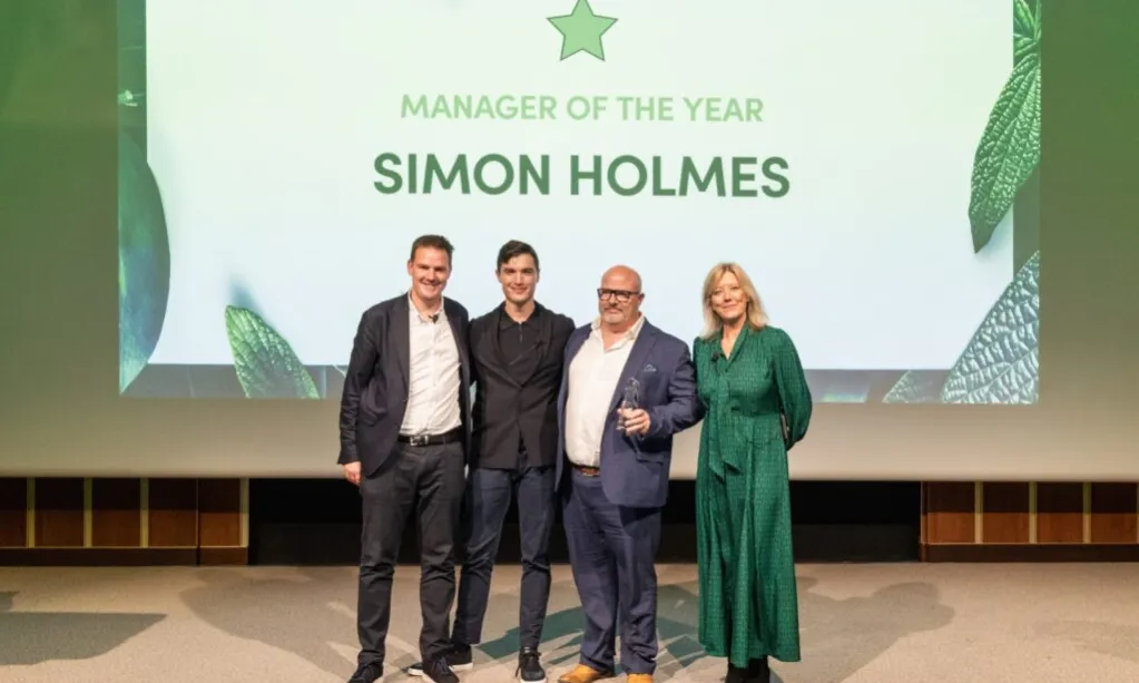 Simon Holmes